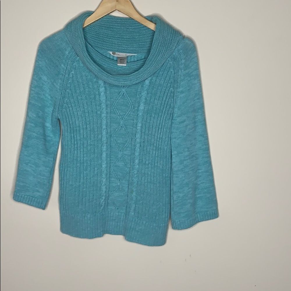 Lillian Nicole sweater  3❤️$25